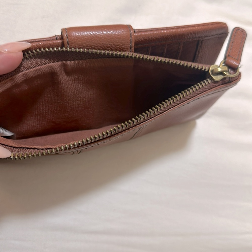 Fossil Cowhide Leather Wallet Cognac Color - image 4